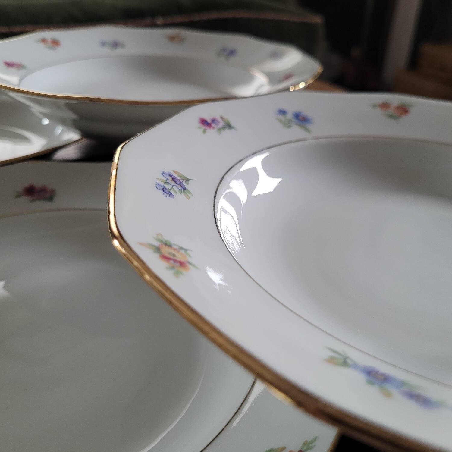 8 12-sided soup plates – floral porcelain with gold edging