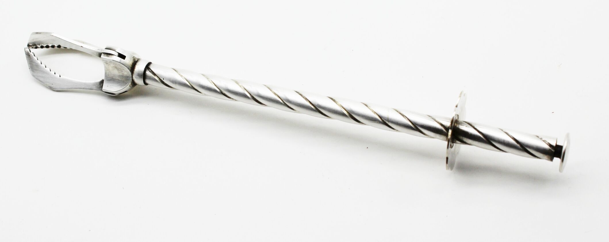 Vintage ice cube pinch