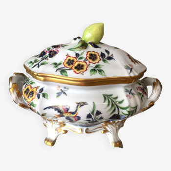 Soupière ou légumier en porcelaine peint a la maison le tallec paris france decor floral