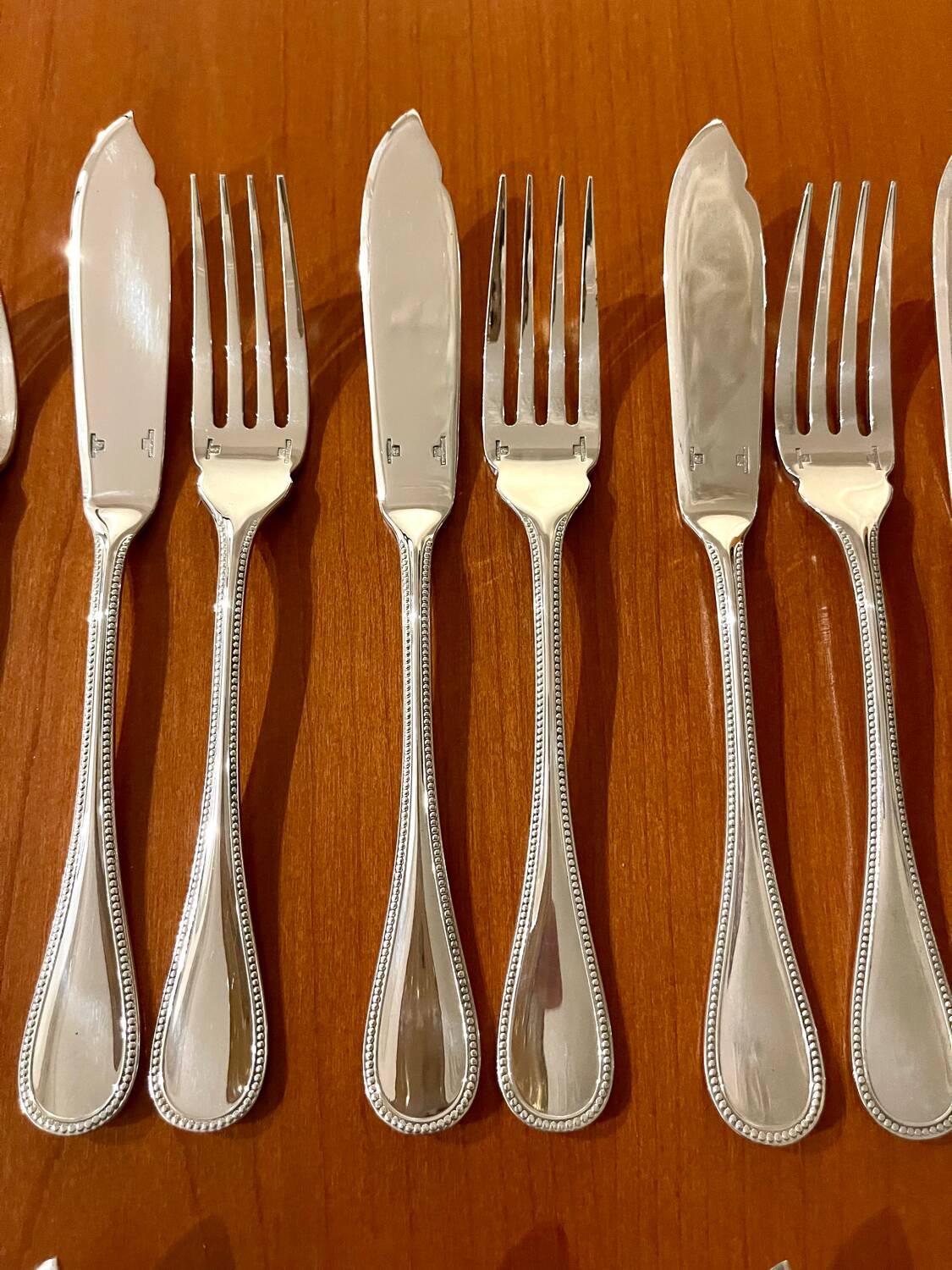 Christofle Perles 12-piece fish cutlery set, excellent condition