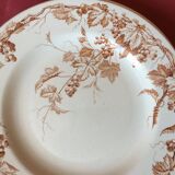 Set de 4 assiettes plates anciennes terre de fer decor de feuille de vignes