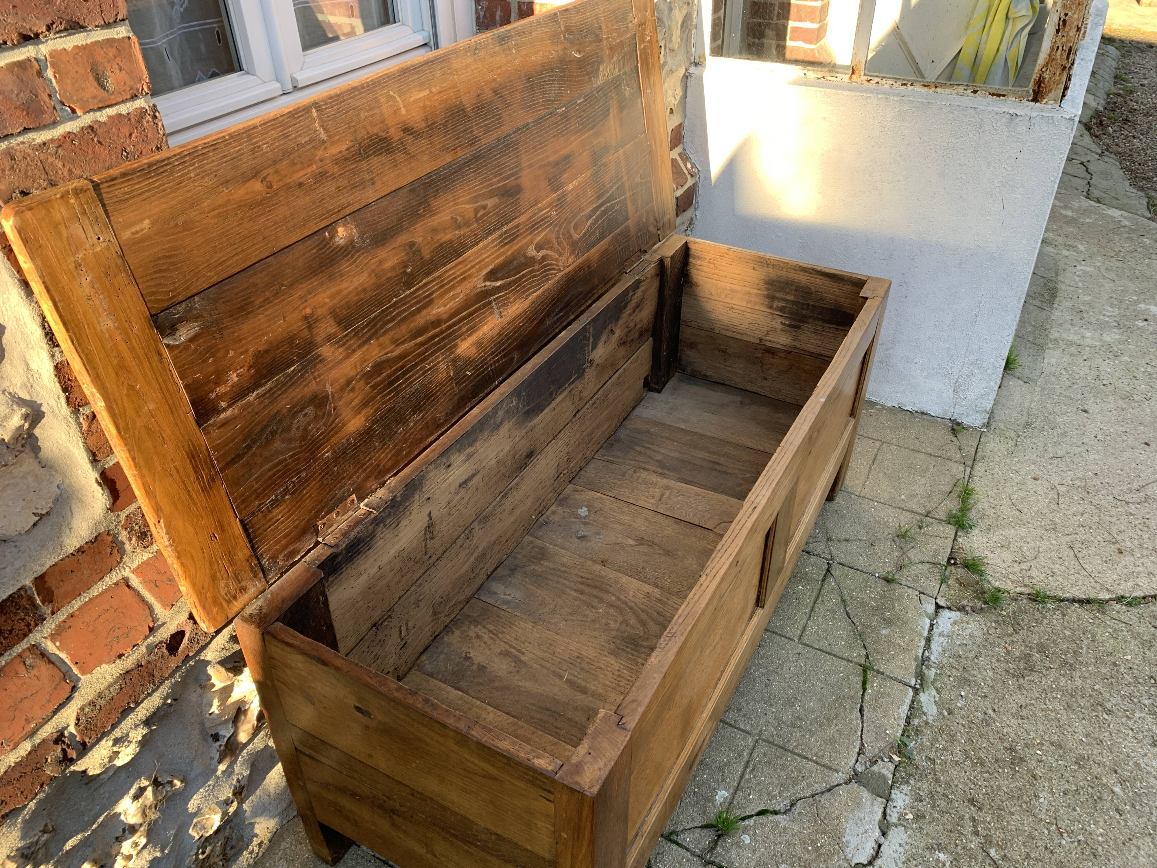 Wooden chest chene