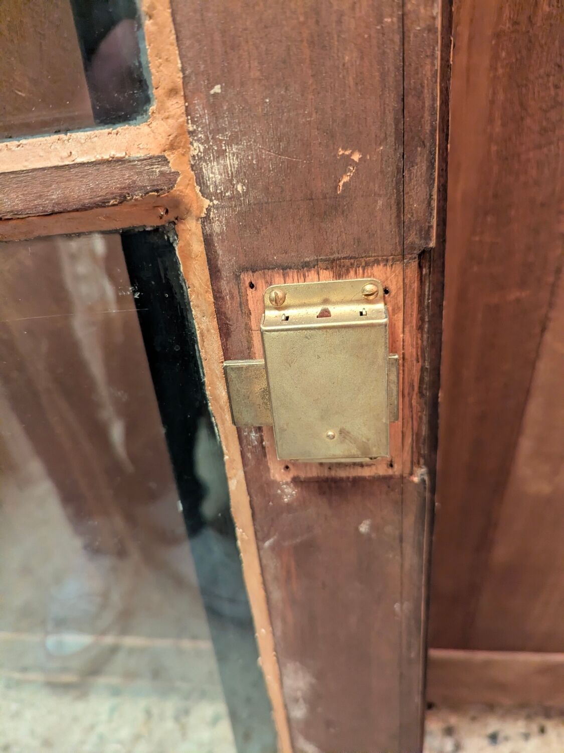 Glass display cabinet, 19th century.