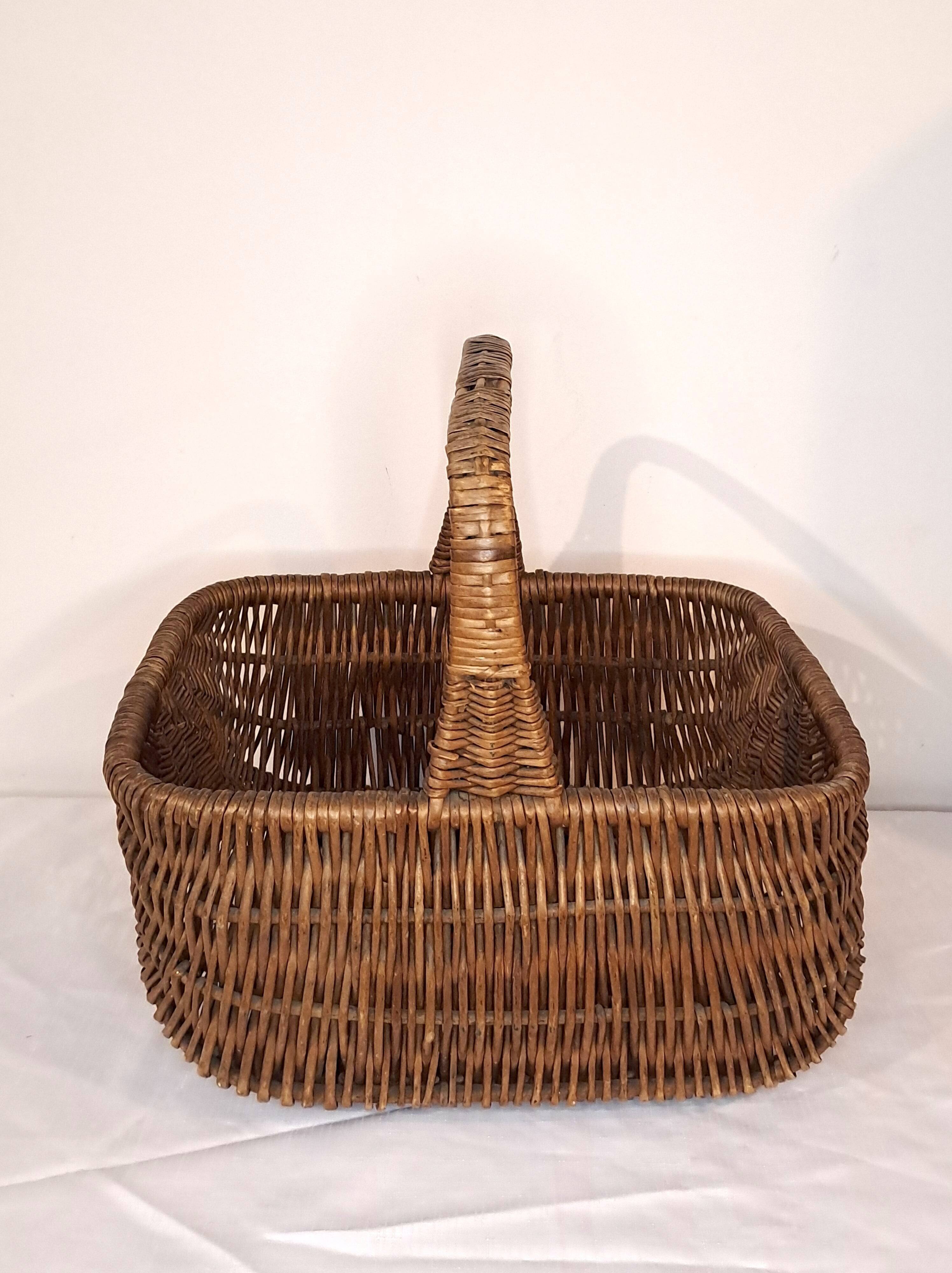 Large vintage woven rattan basket – Authentic and practical