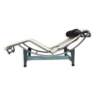 White leather LC4 chaise longue by Le Corbusier for Cassina, 1960s