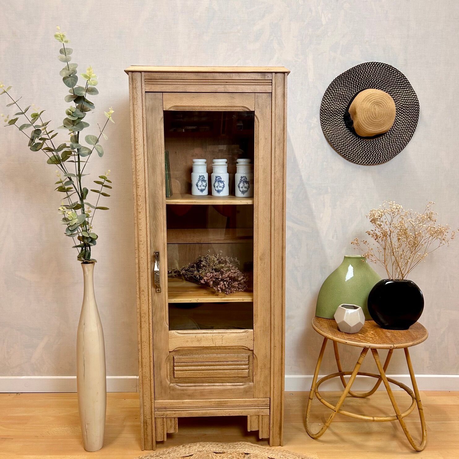 Glazed cupboard