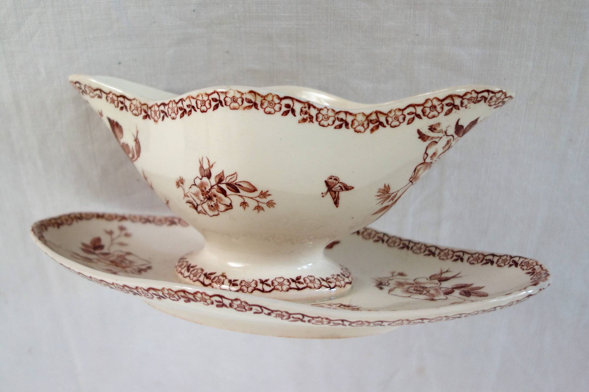 Antique sauce boat from Gien, Mai model, around 1900.