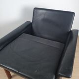 D500 armchair in black leather by Hans Olsen 1960