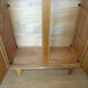 Armoire parisienne en chêne clair 1950 pied compas