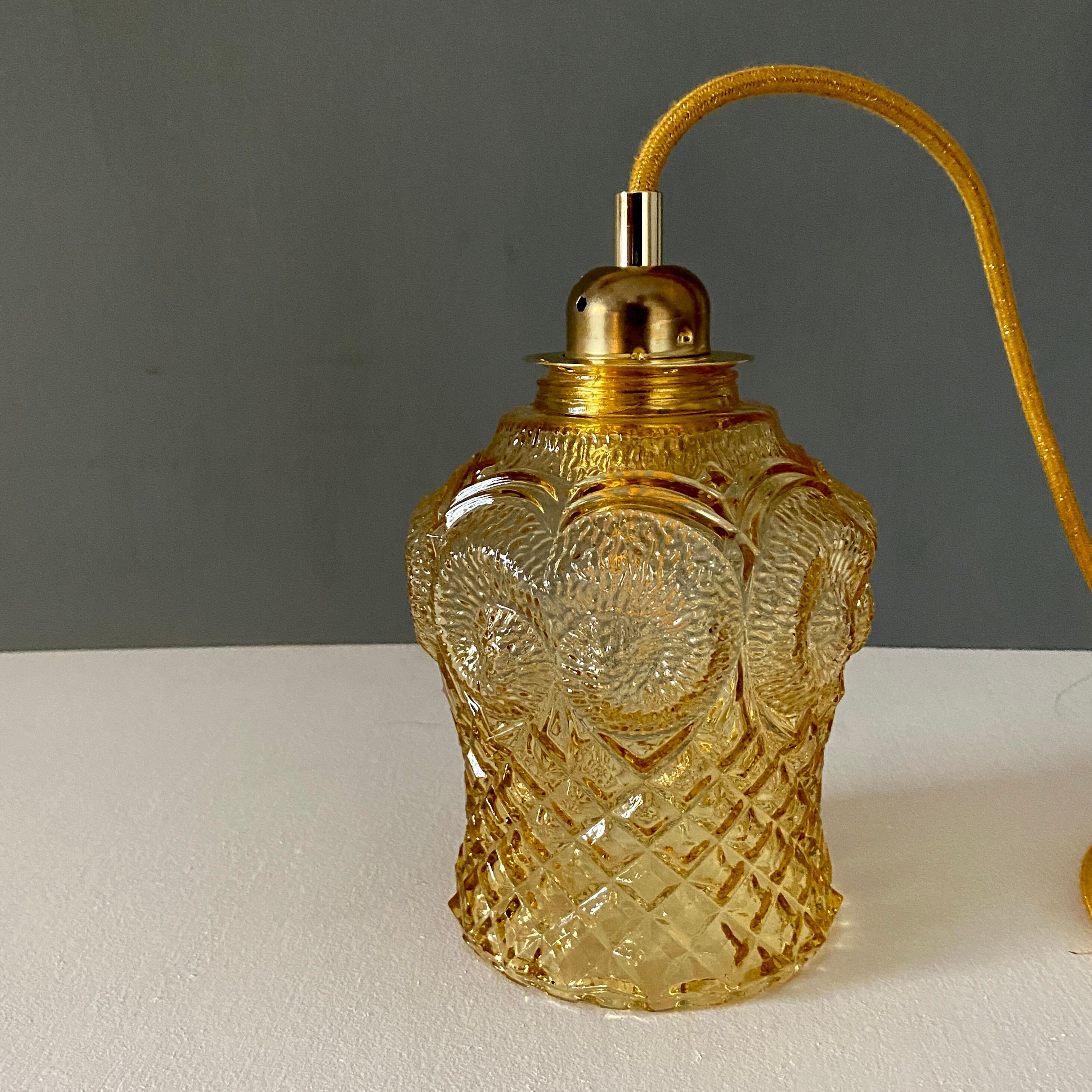 Vintage amber glass tulip ride