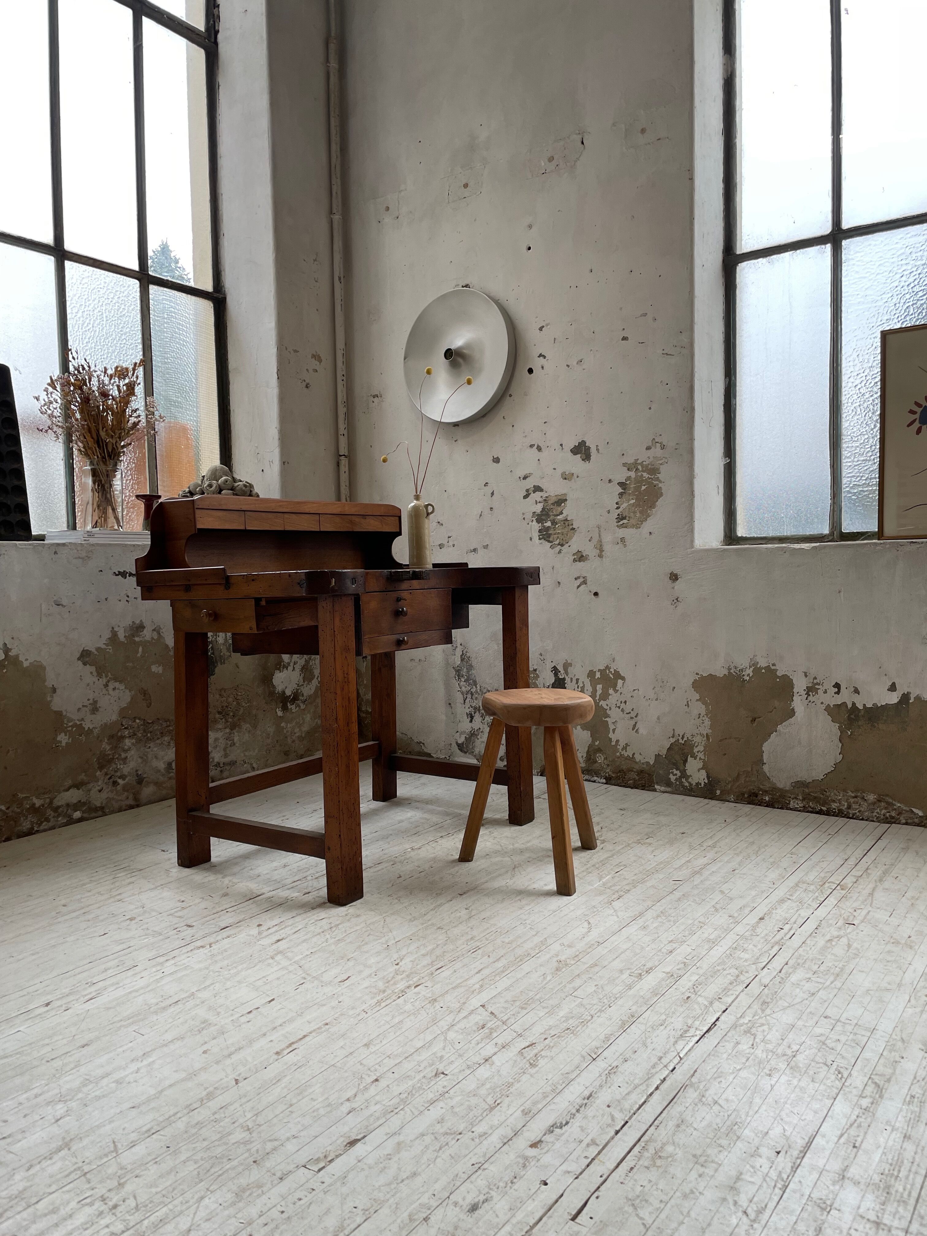 Establishment of jeweler XIXth oak