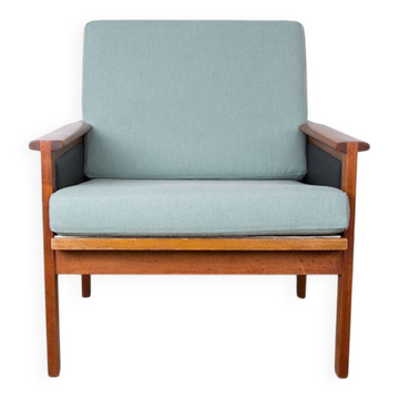 Paire de Fauteuils Danois en Teck, tissu et cuir, modèle N°4 Capella Illum Wikkelsø/Niels Eilersen.
