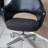 Fauteuil de bureau à roulettes pivotantes et inclinables d'Eero Saarinen pour Knoll