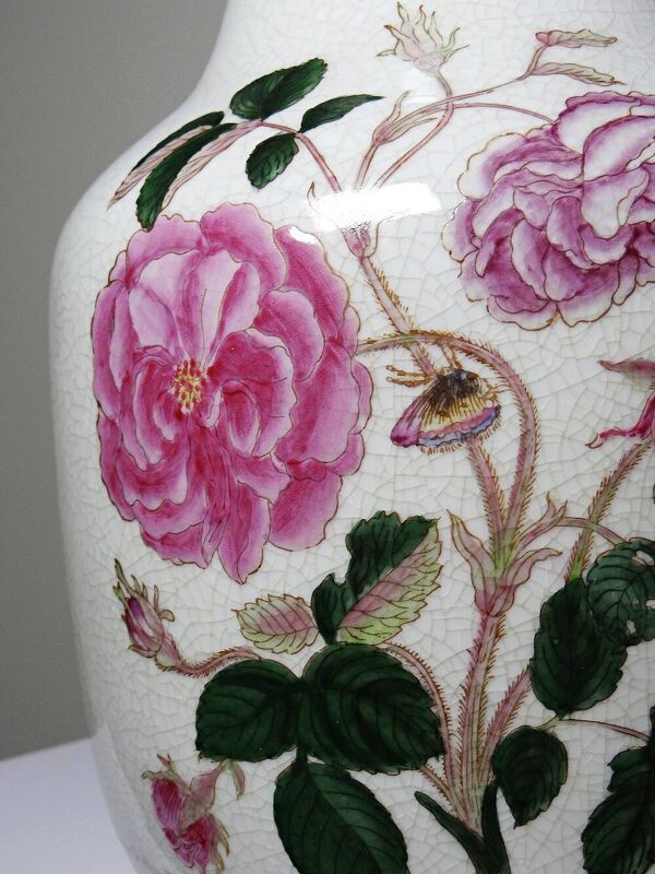 Vase en faïence craquelée décor botanique polychrome Wong Lee 1895