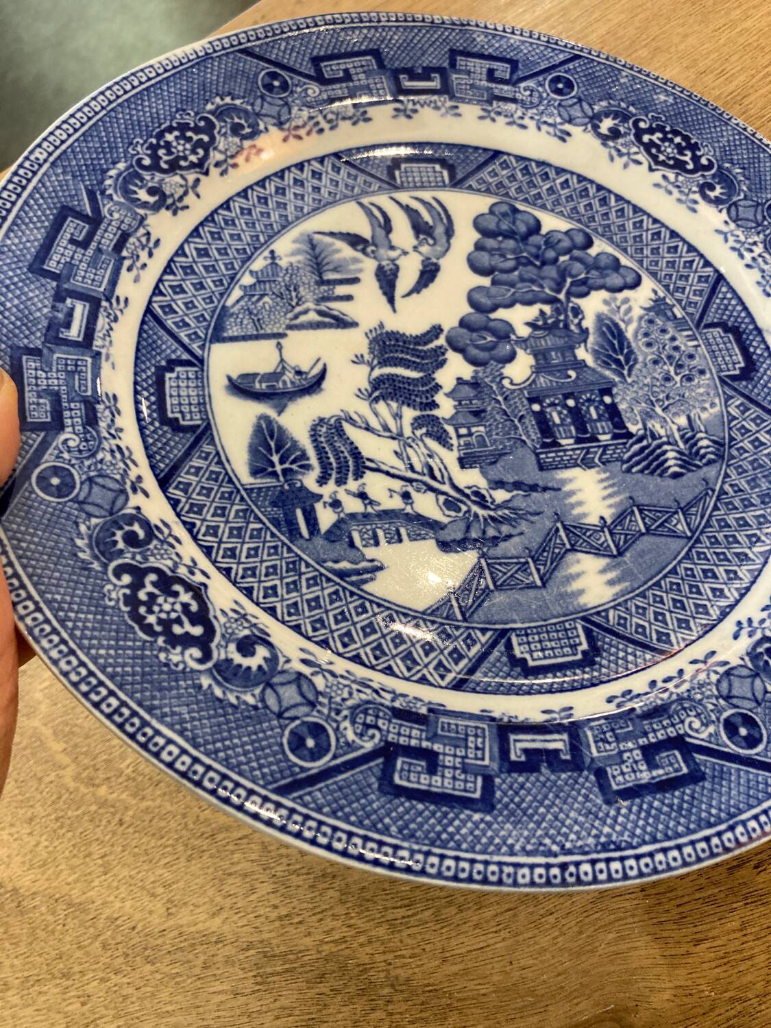 Assiette blue willow XIXeme décor chinois