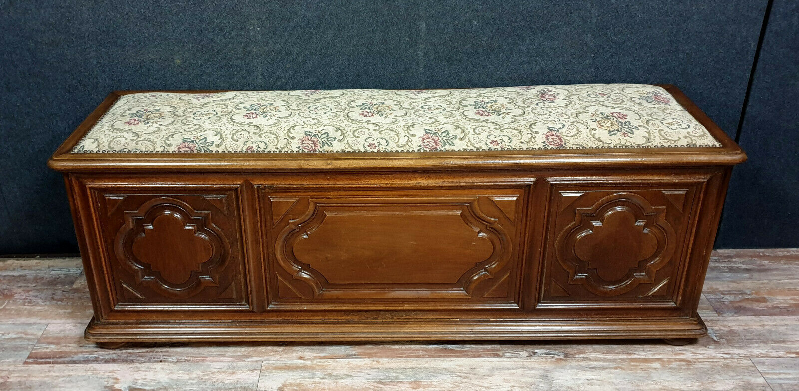 bench footboard louis XIII Bourguignon in solid walnut