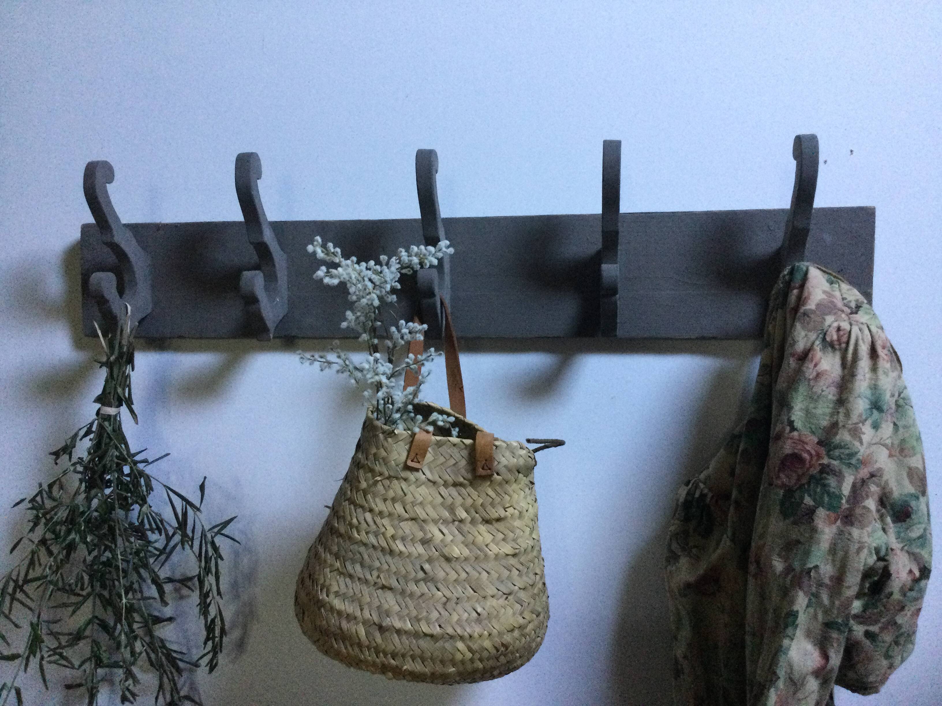 Porte manteau  ancien bois peint 5 patères