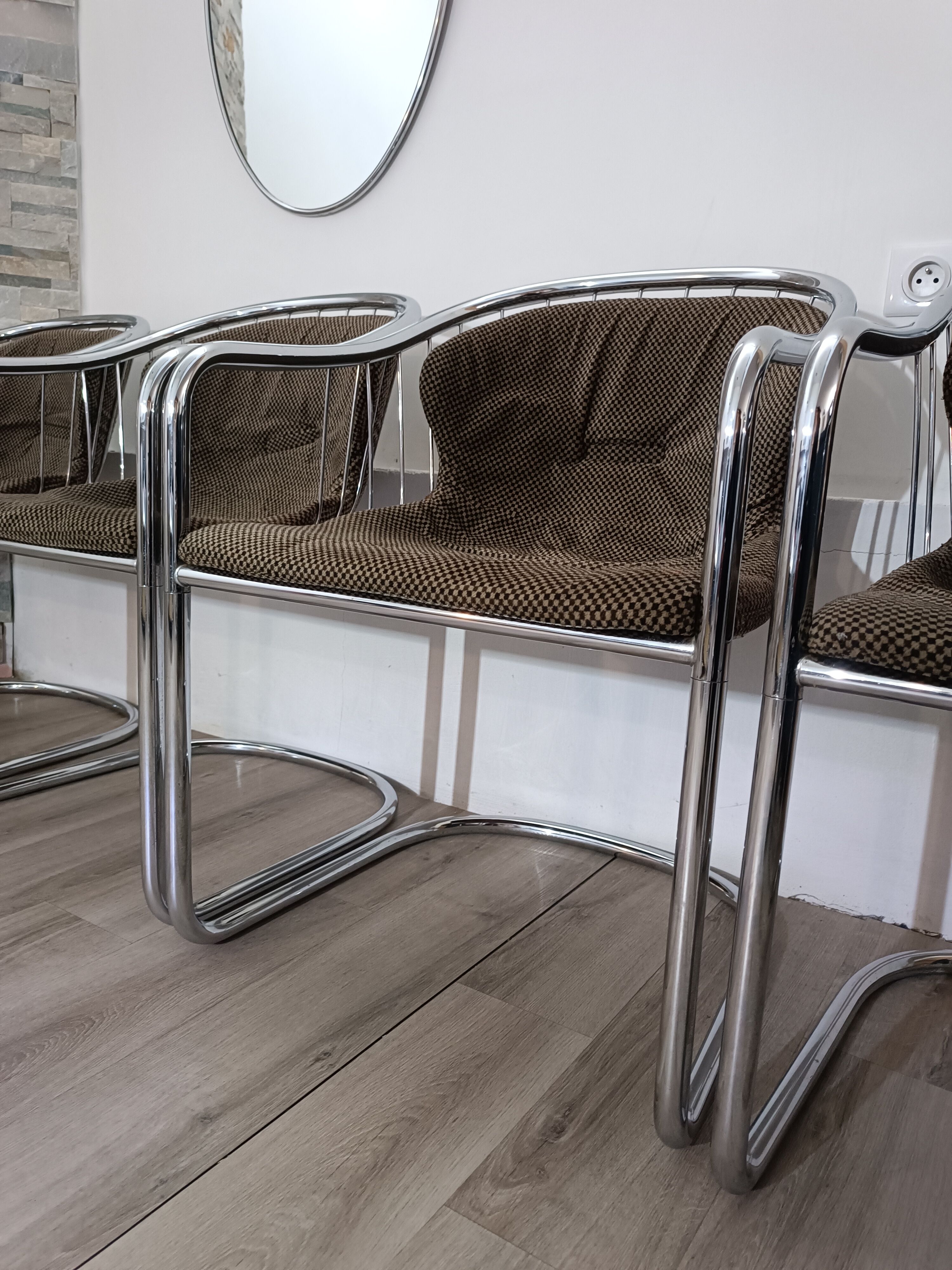 Chaises cantilever par Gastone Rinaldi pour Rima 1970s
