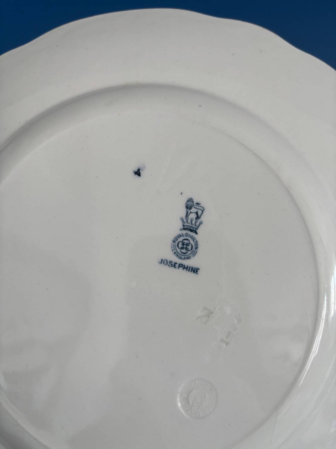 Set of 6 Royal Doulton England dinner plates – Josephine model