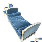 Living room with daybed and two armchairs