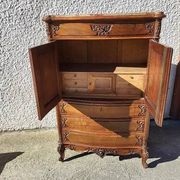 Meuble cabinet rocaille en noyer