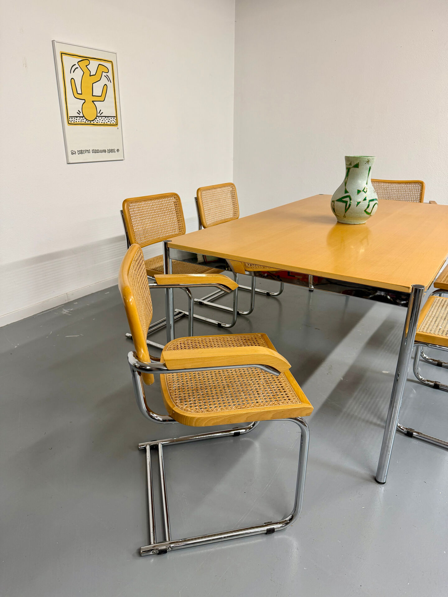 Large table design USM Haller wooden top and chrome structure