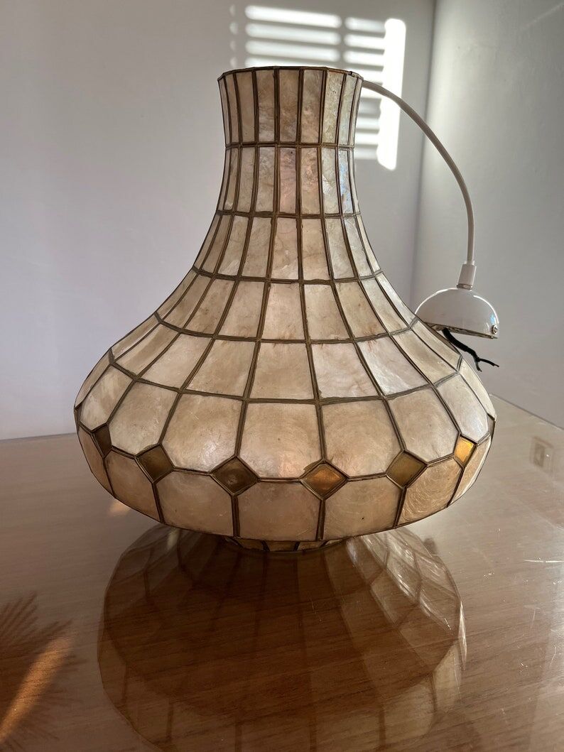 Mother-of-pearl suspension in the shape of a drop of water 70s