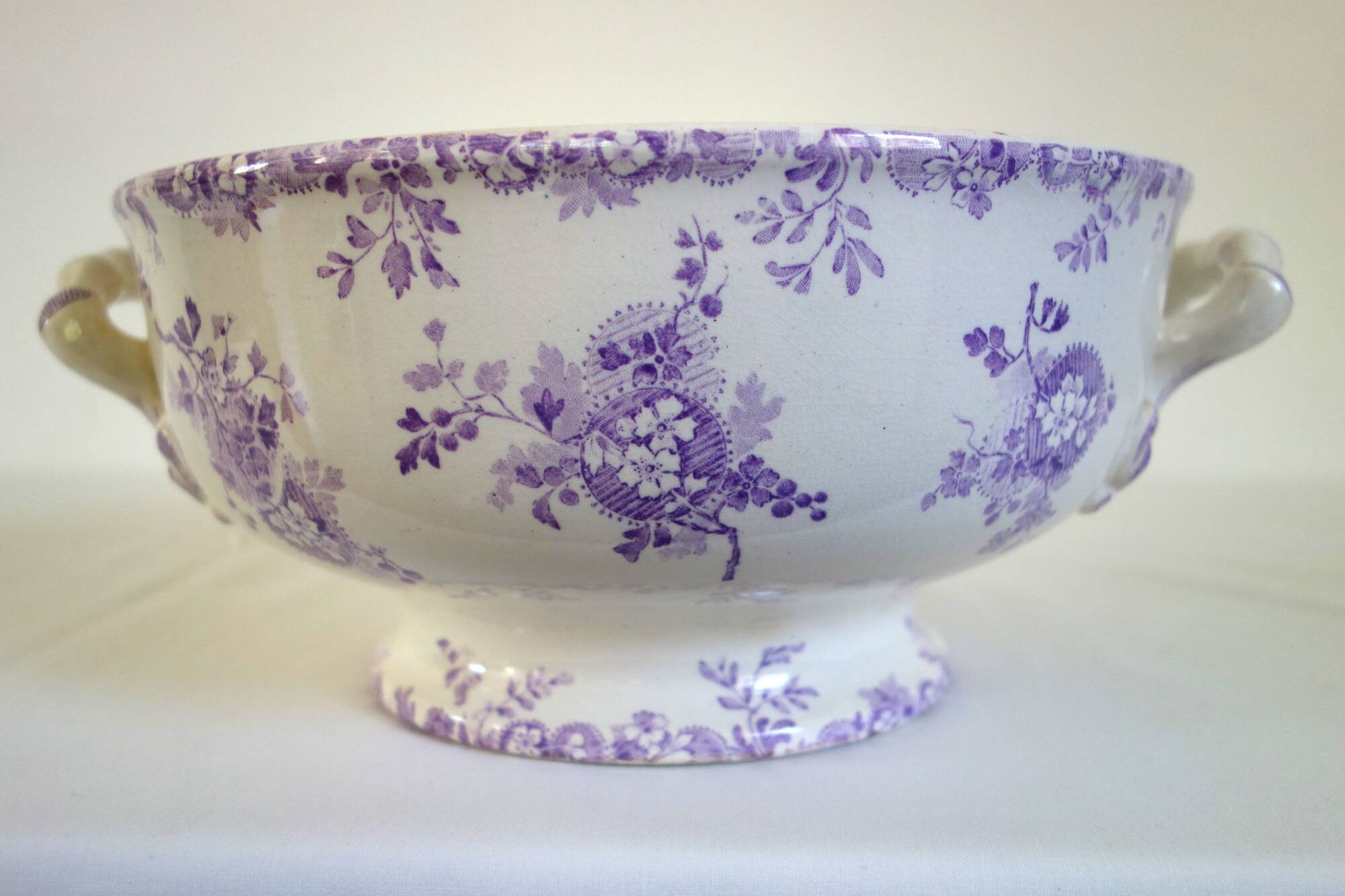 Longwy soup tureen model Hanoi, ironstone, early 20th century.