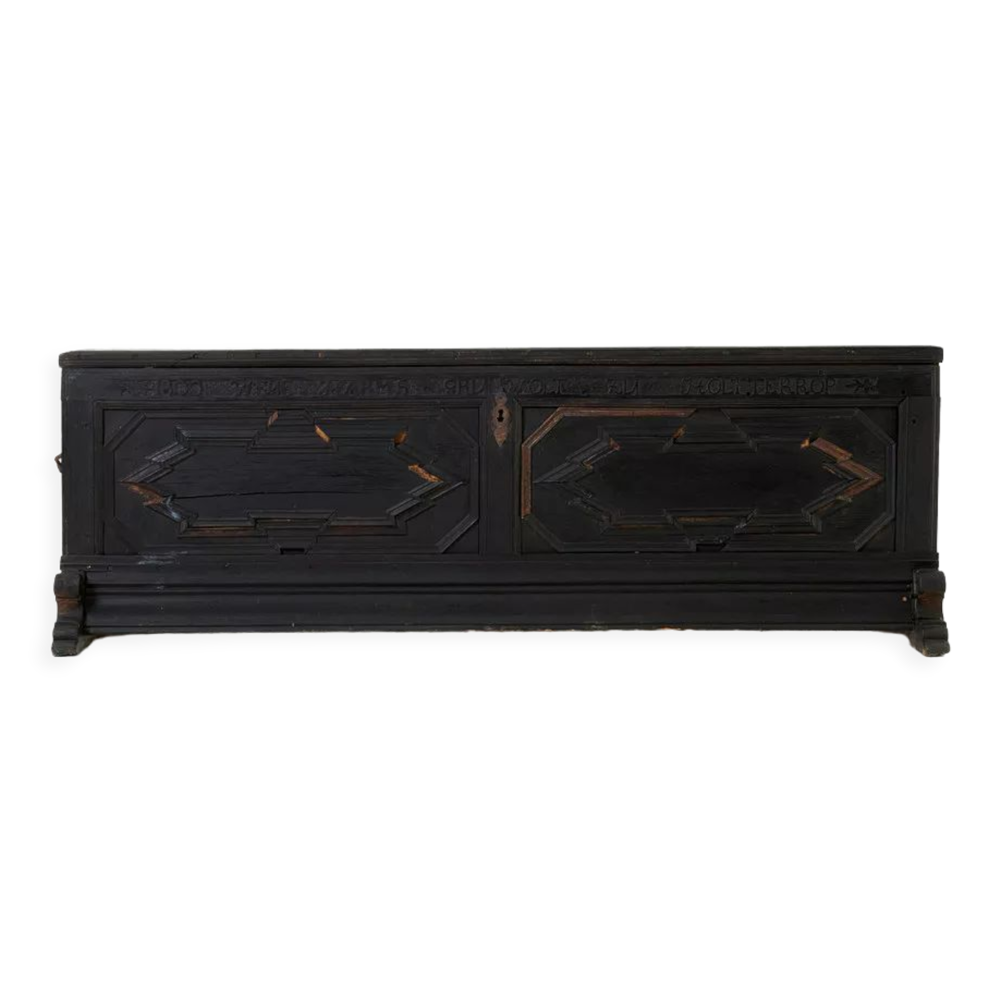 Coffre antique marqué de 1800