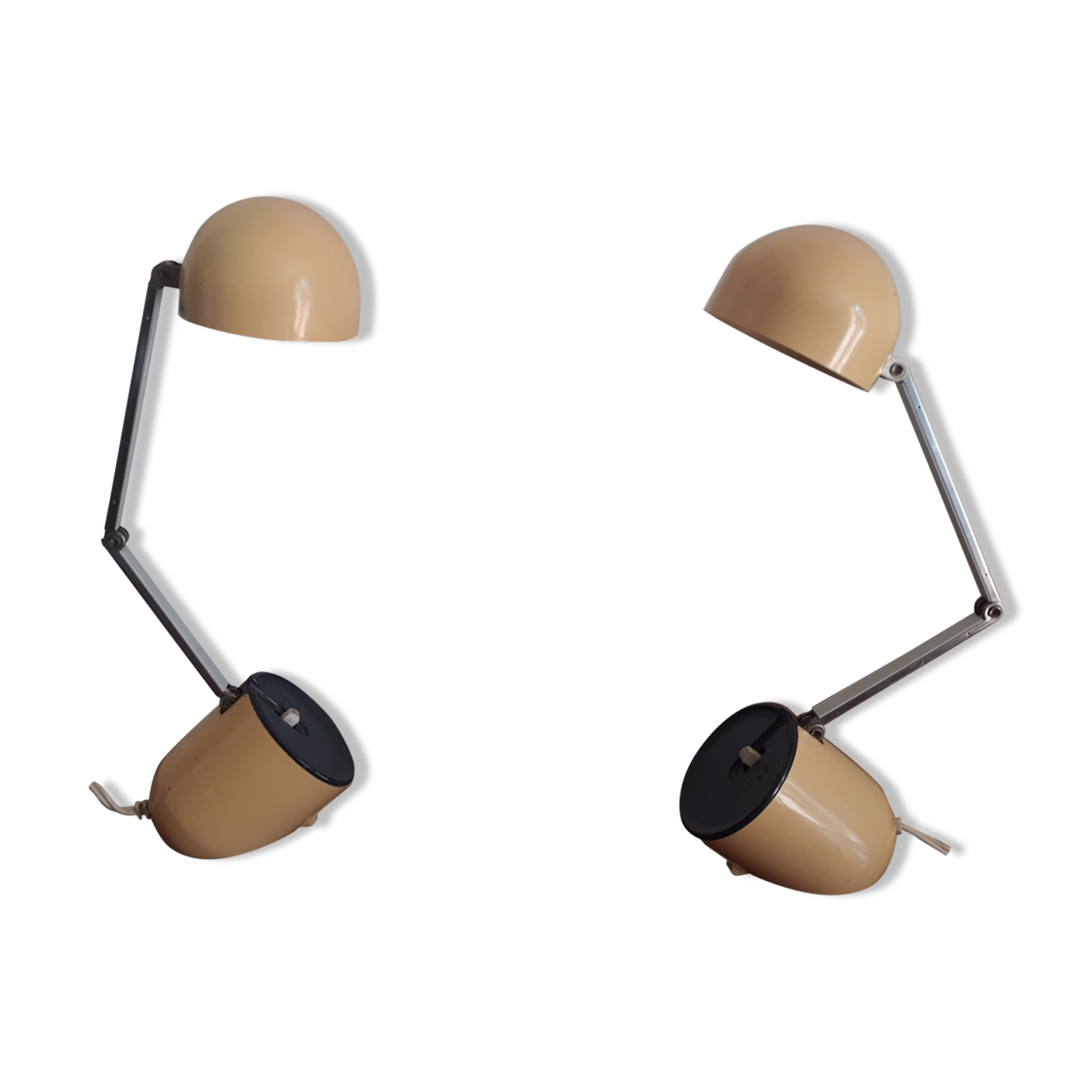 Pair of Kreo Lite aiai EA-718 lamps