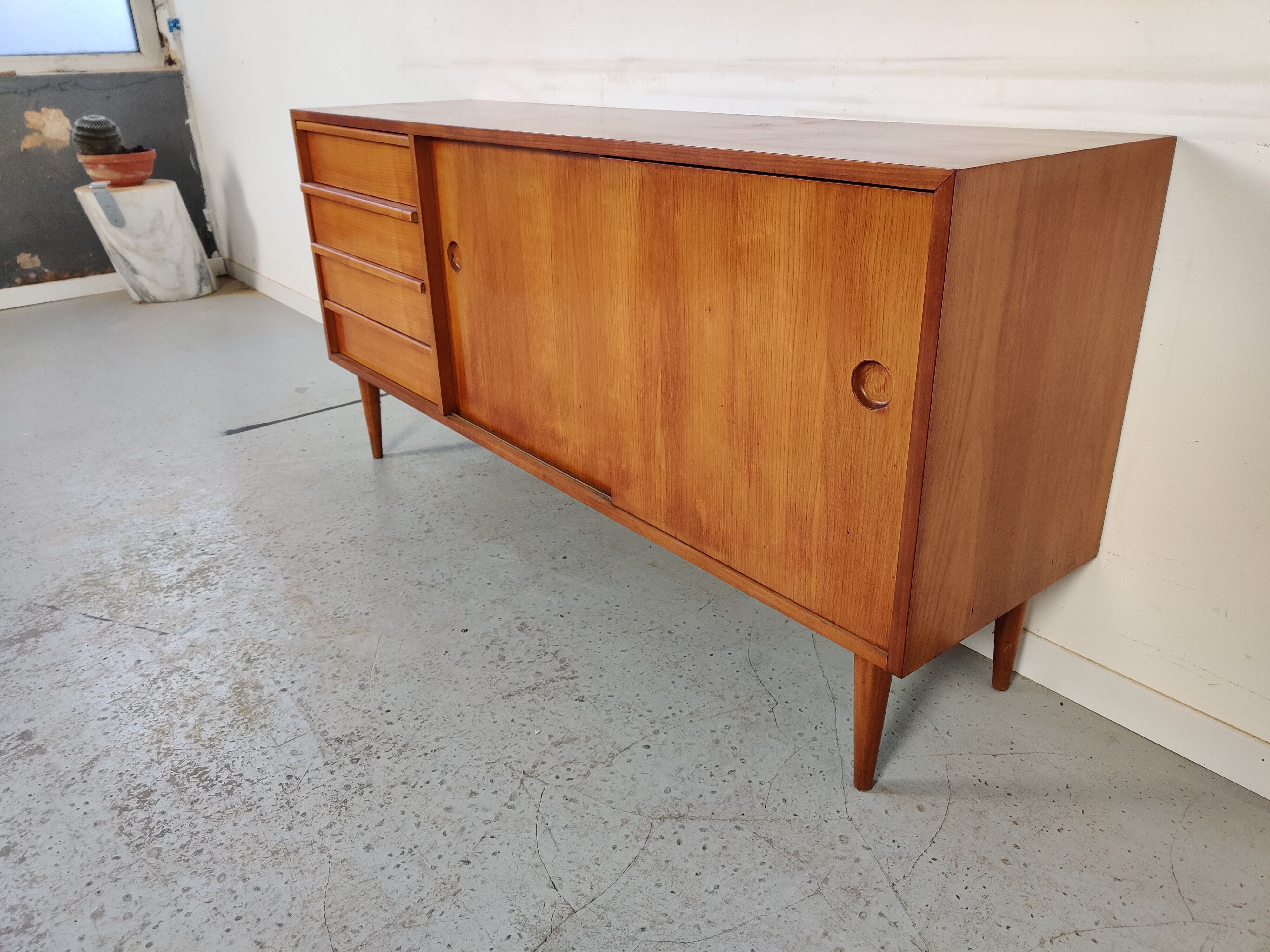 Scandinavian sideboard 60