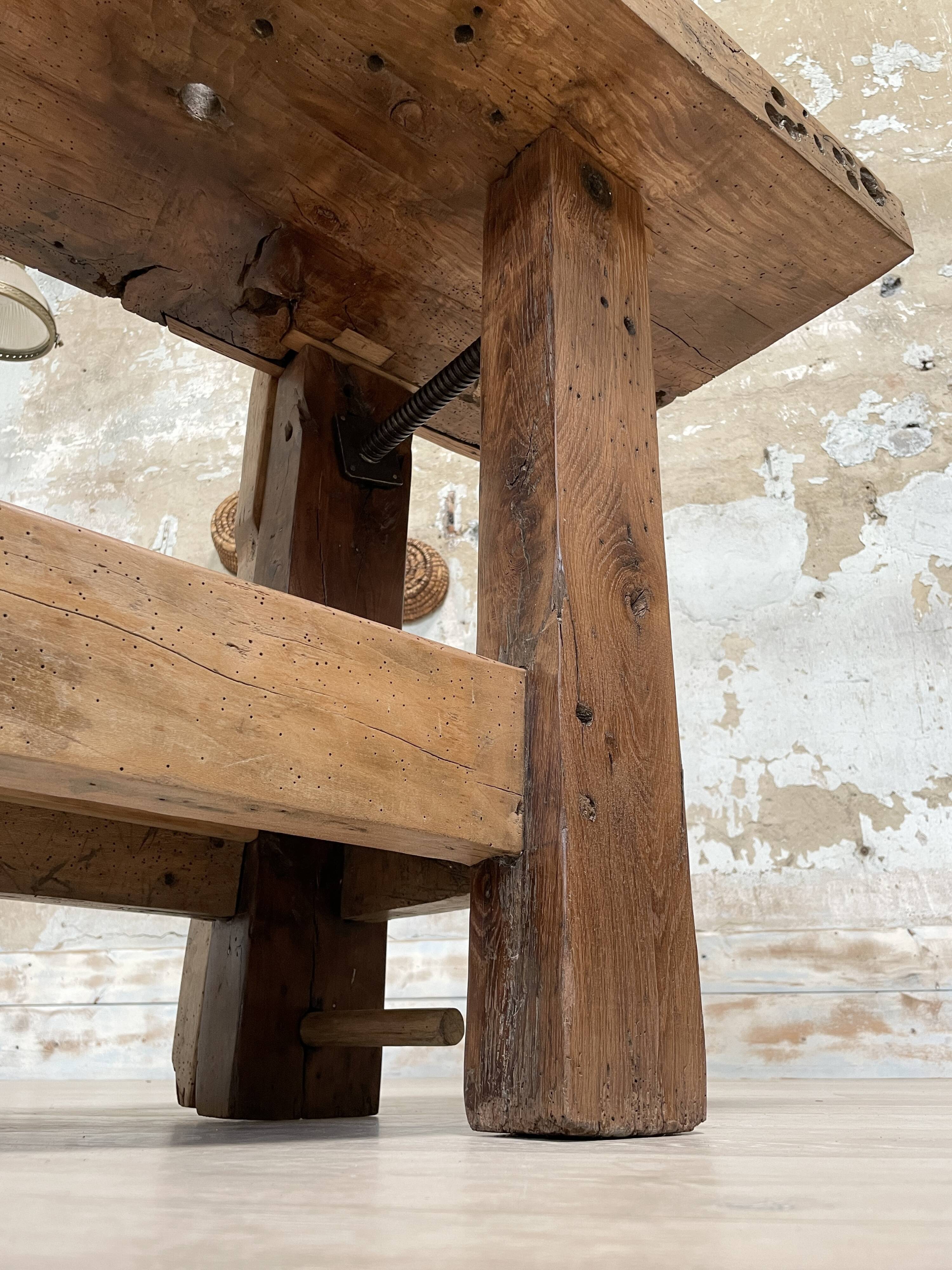 Solid wood carpenter's workbench