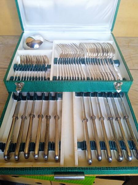 48-piece vintage silver-plated cutlery set