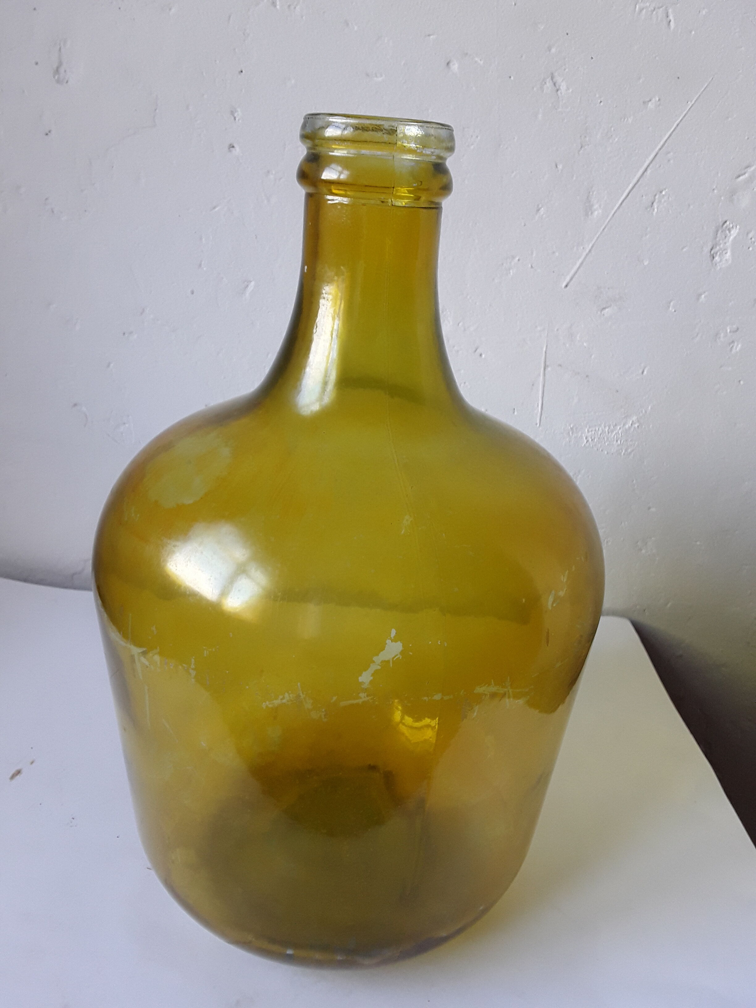 Demijohn amber yellow