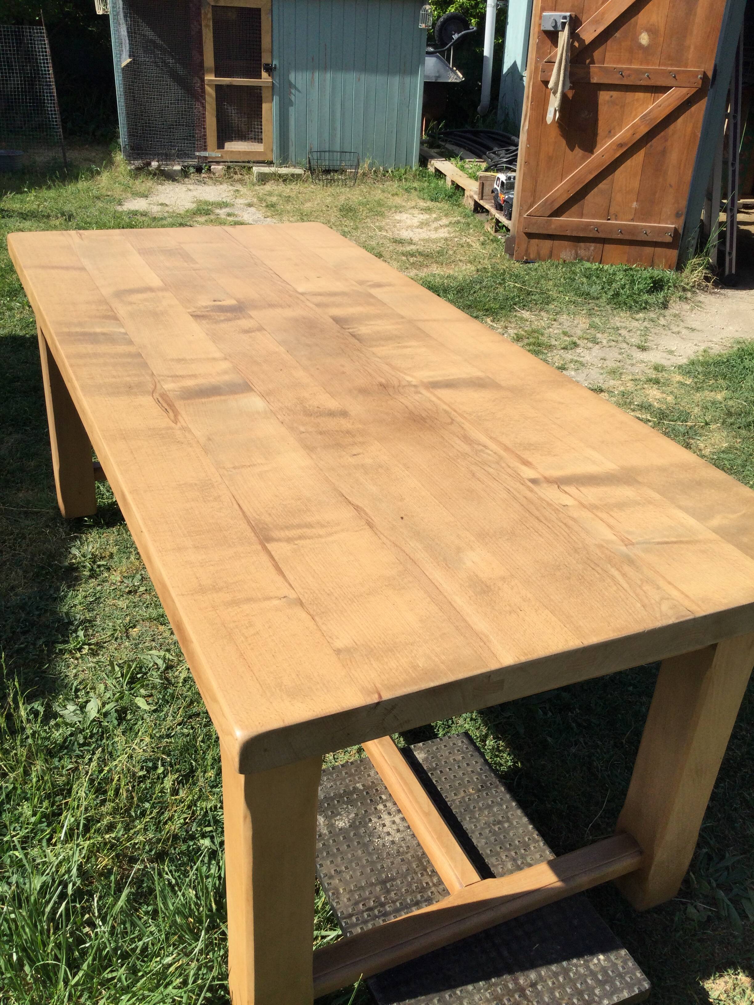Farm table