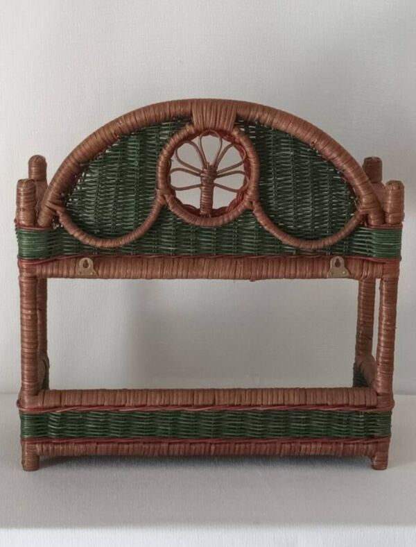 Étagère murale en osier vintage