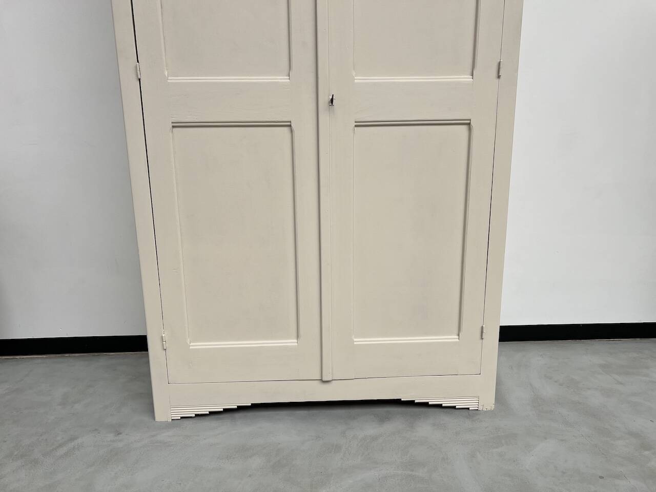 Restored 1930 art deco wardrobe, pure linen color