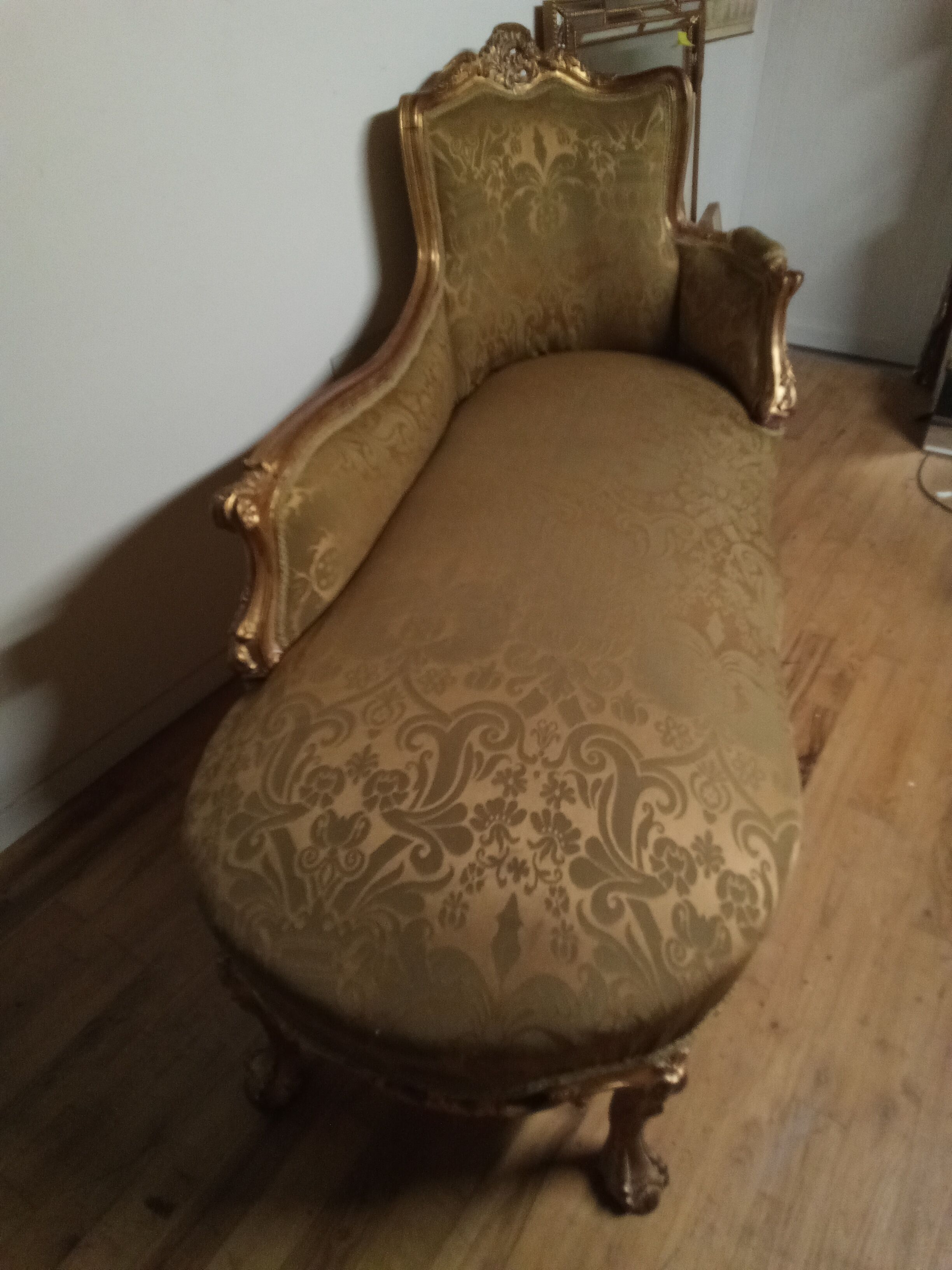 Meridian rococo golden