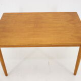 1960s Danish Extendable Dining Table in Oak