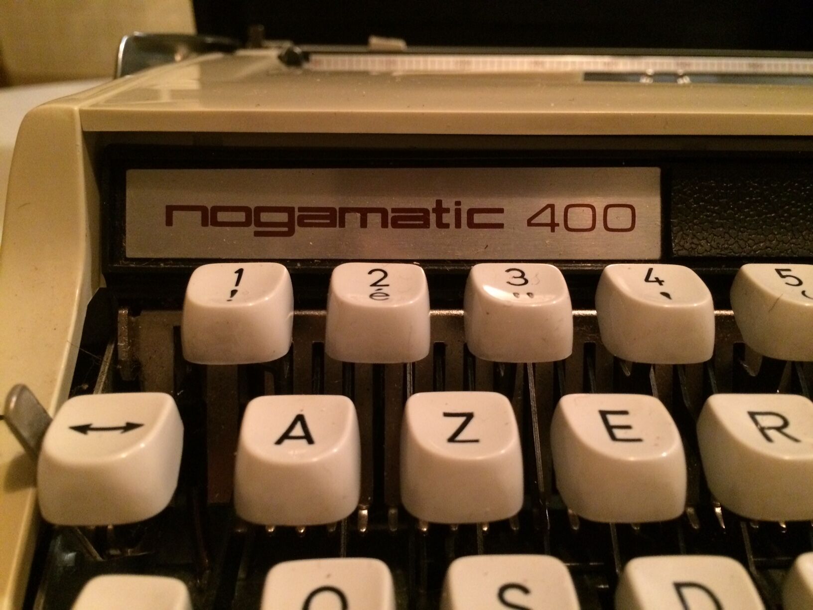 Brother Nogamatic 400 portable mechanical typewriter - japan 70s
