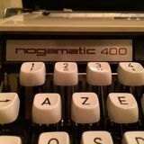 Brother Nogamatic 400 portable mechanical typewriter - japan 70s