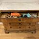 Commode classique « marqueté » avec plateau en marbre