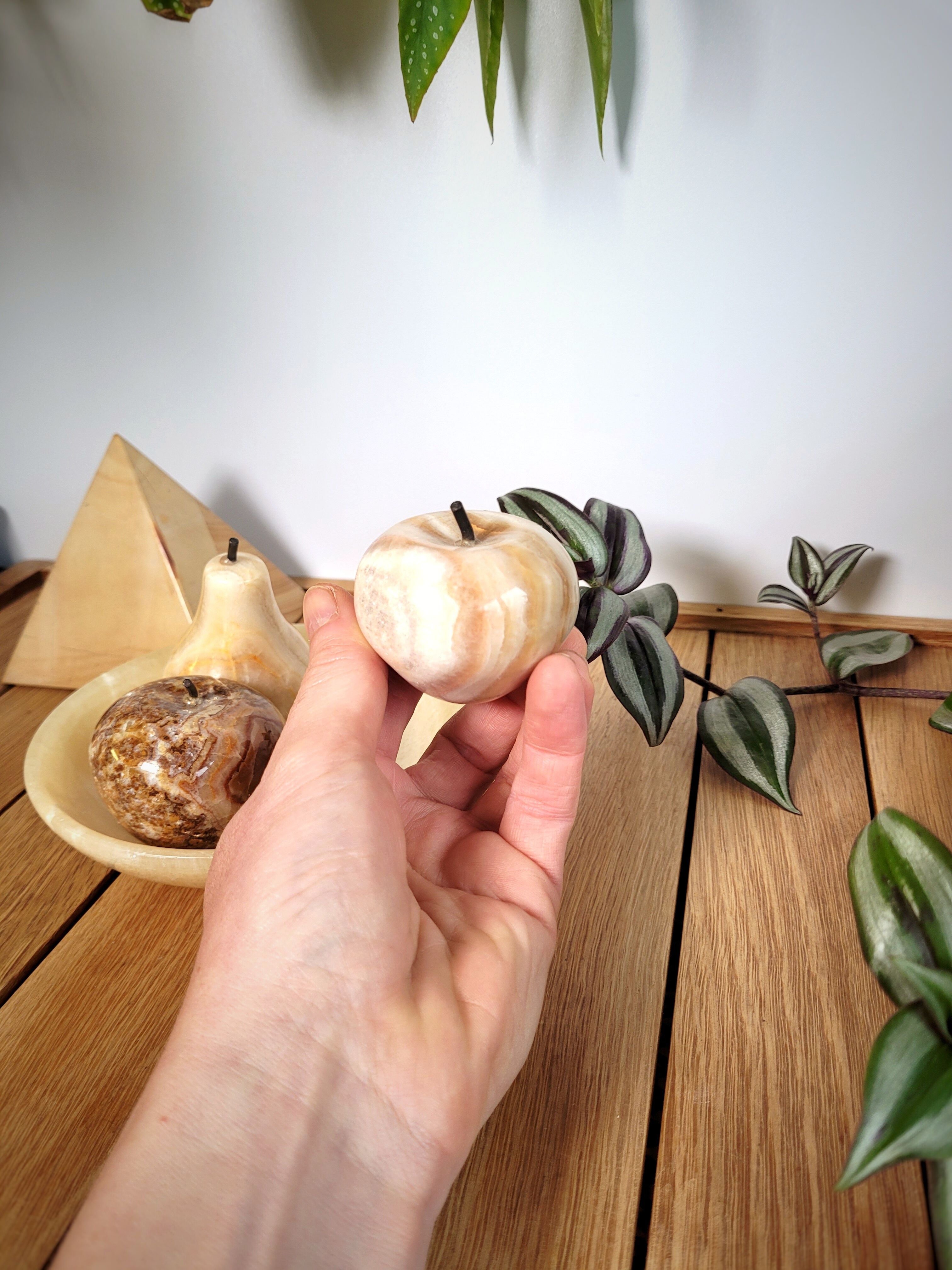 Marble onyx fruit cup