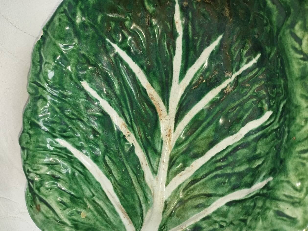 Large cabbage leaf plate Gerber – French barbotine – decorative piece