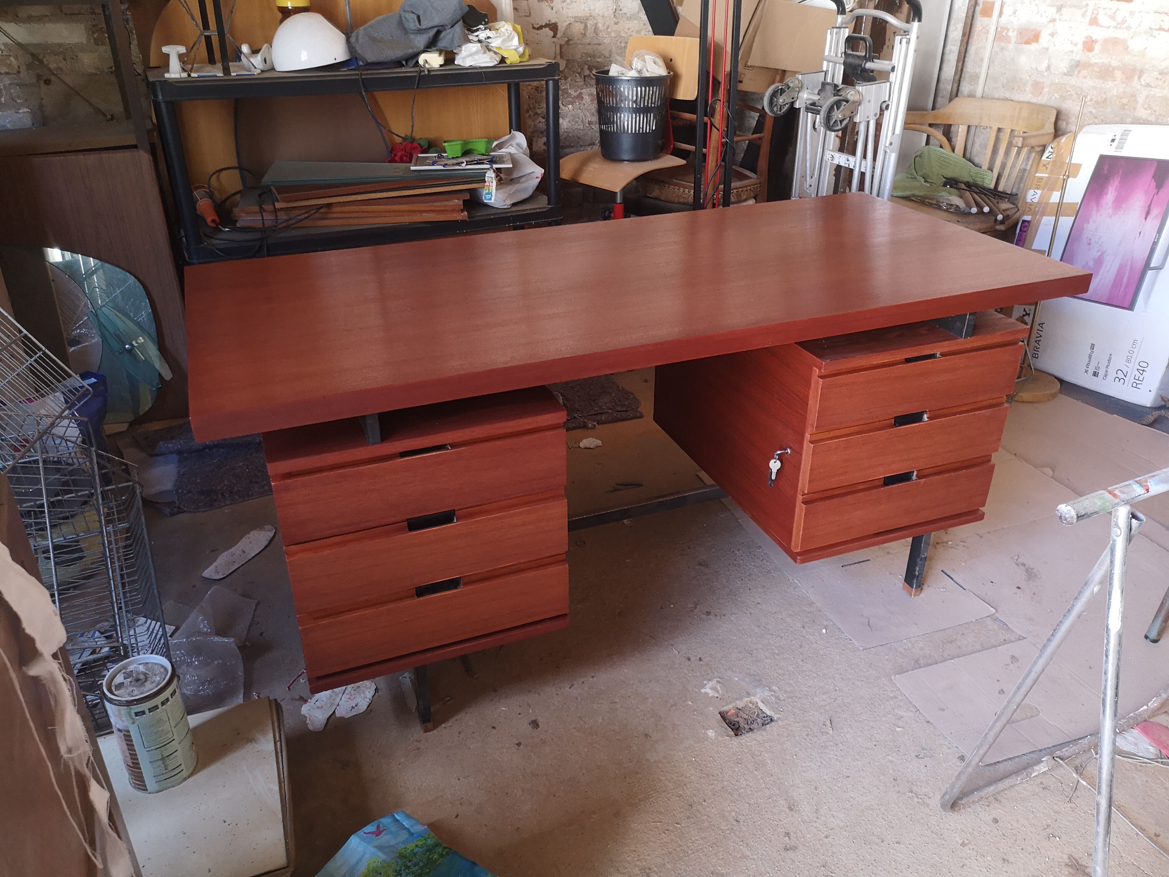 Pierre Guariche desk edited by Minvieille
