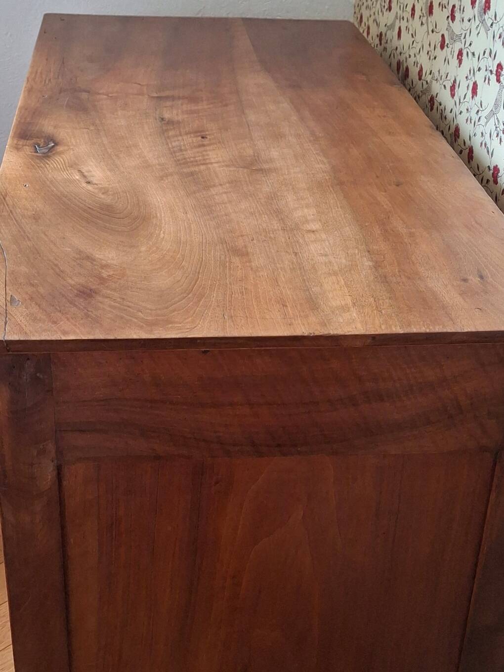 Empire chest of drawers with 3 drawers