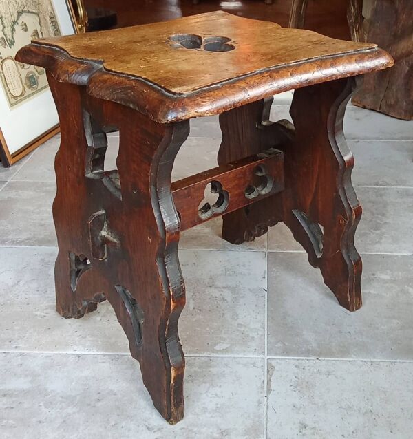 Paire anciens tabourets bois sculpté