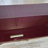 Art Decò chest of drawers in mahogany with burgundy glass