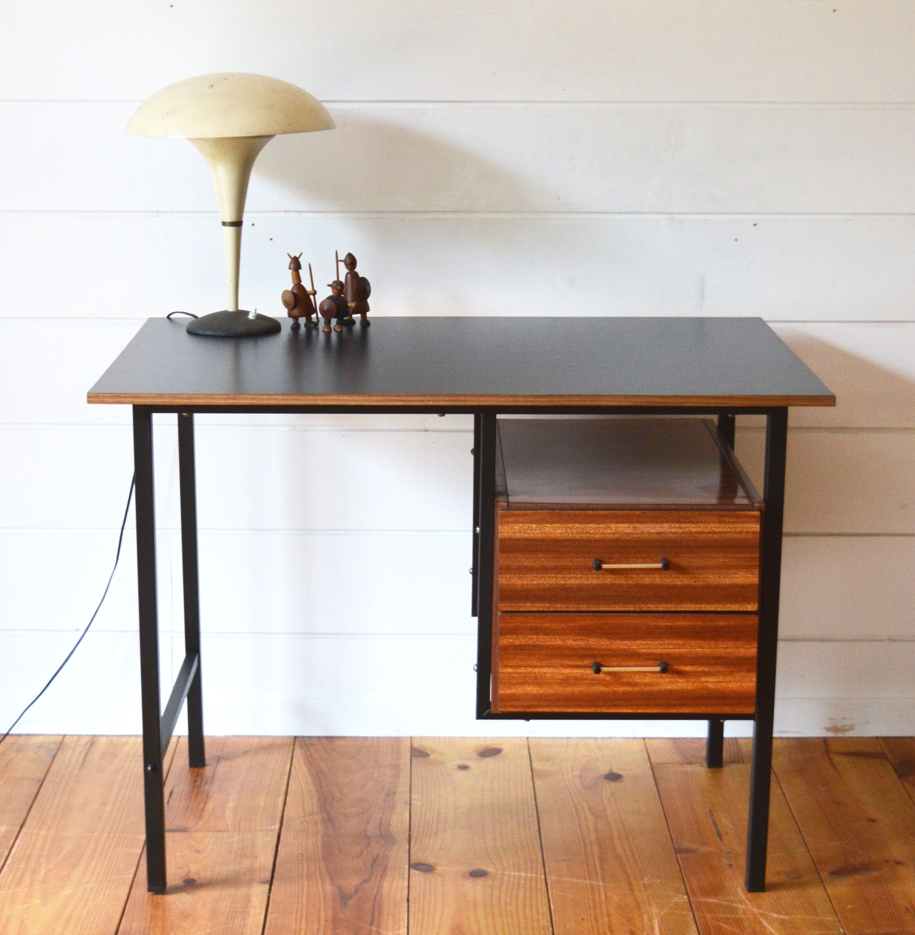 Alphonse desk