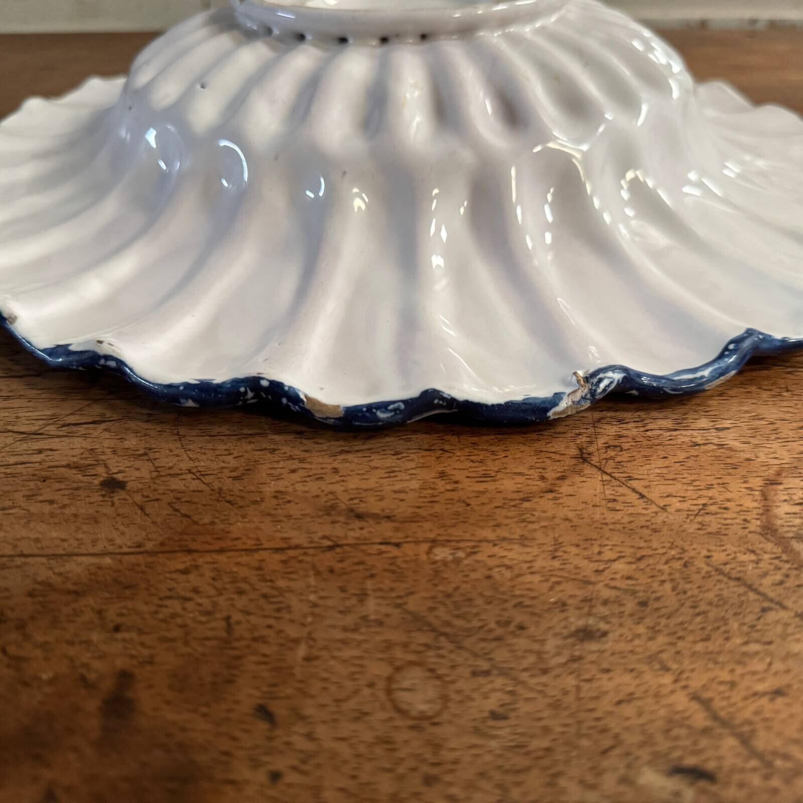 Polylobed hollow dish in Delft earthenware with Chinese decoration, 18th century